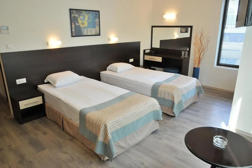 Hotel Burgas Free University Bulgaristan
